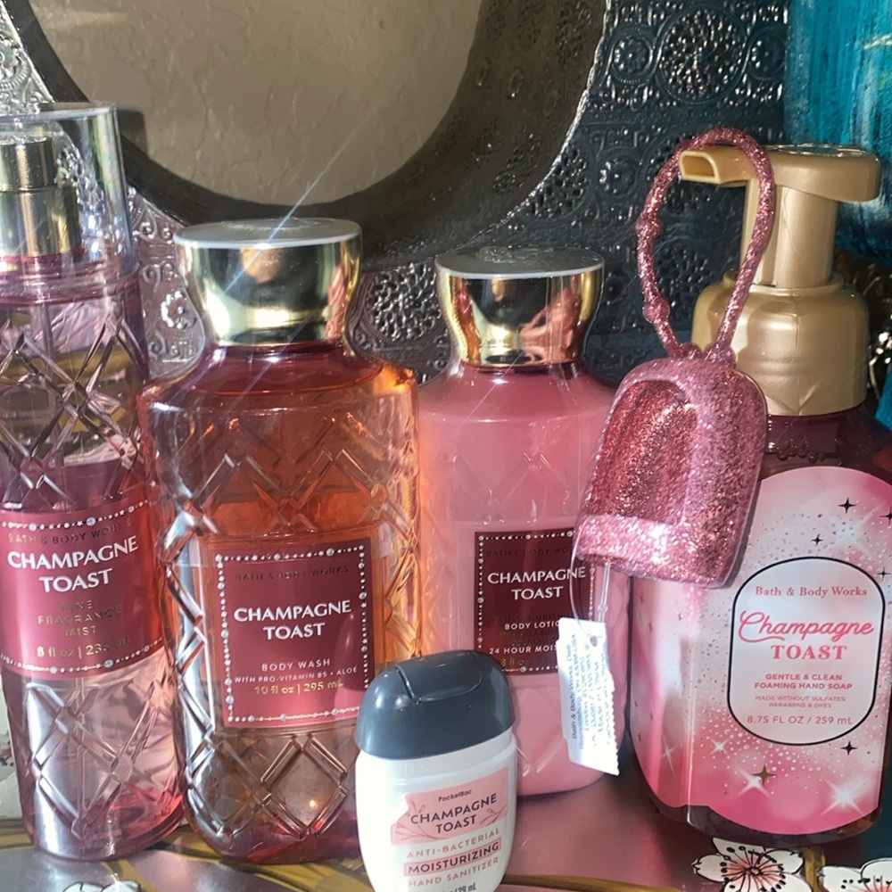 Bath and Bodyworks Champagne and Toast  Gift Set Combo - Picture 2 of 4